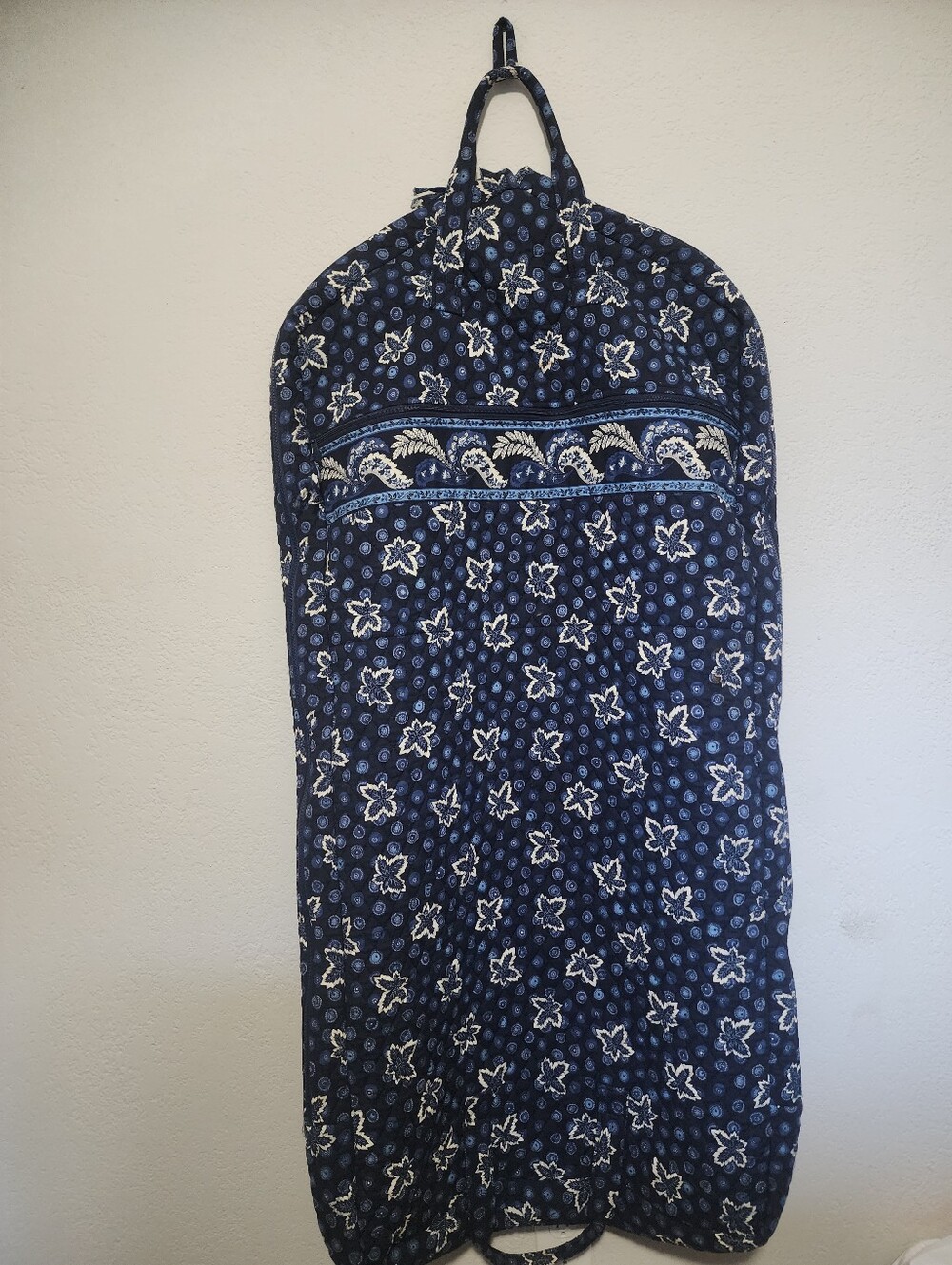 Vera Bradley Navy Floral Quilted Garment Bag